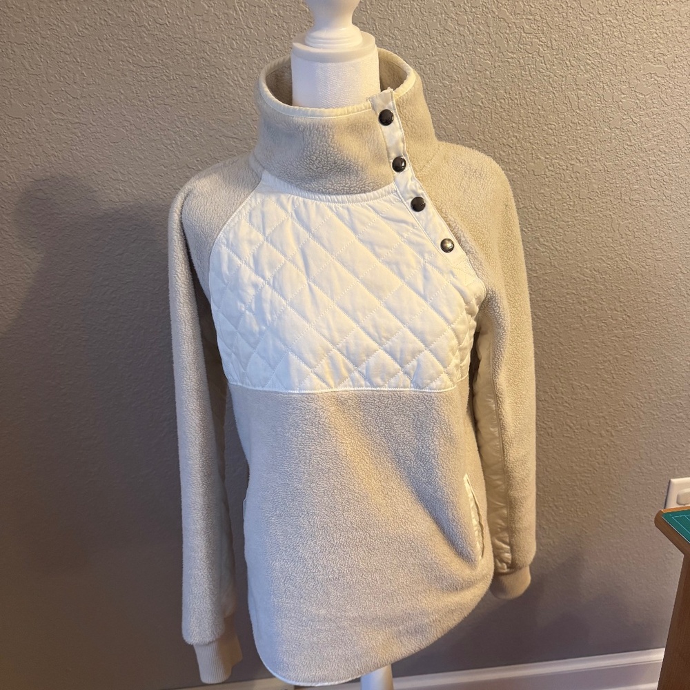 Abercrombie pullover size small